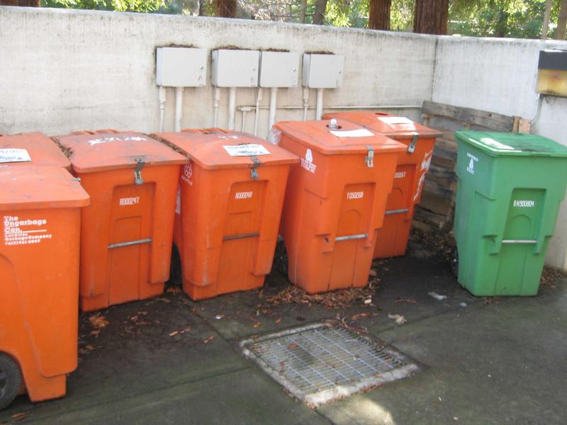 trash and recycle bins